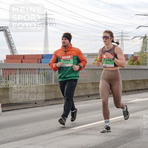 03.10.2025 - Köhlbrandbrückenlauf Michael Burmester http://msf.ph/oto/9160837 03.10.2025 15:55:51 Position 3 7552, 7562 meine-sportfotos.de