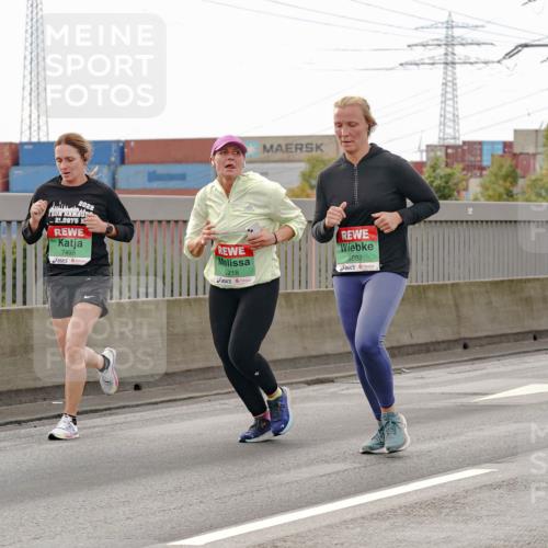 03.10.2025 - Köhlbrandbrückenlauf Michael Burmester http://msf.ph/oto/9160844 03.10.2025 15:55:55 Position 3 21, 0975, 7498, 9218, 8882 meine-sportfotos.de