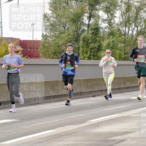 03.10.2025 - Köhlbrandbrückenlauf Michael Burmester http://msf.ph/oto/9160885 03.10.2025 15:56:16 Position 3 9150, 8541, 815, 9634 meine-sportfotos.de
