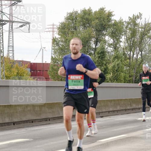 03.10.2025 - Köhlbrandbrückenlauf Michael Burmester http://msf.ph/oto/9160903 03.10.2025 15:56:24 Position 3  meine-sportfotos.de