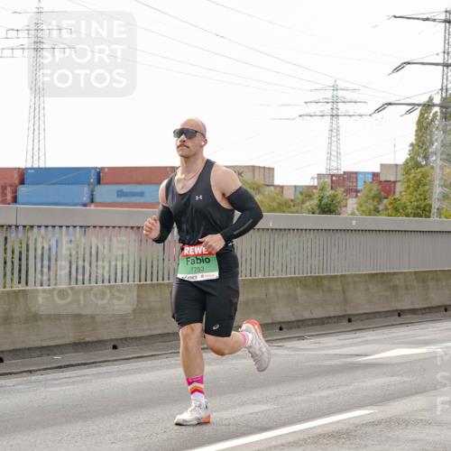 03.10.2025 - Köhlbrandbrückenlauf Michael Burmester http://msf.ph/oto/9160912 03.10.2025 15:56:27 Position 3 7753 meine-sportfotos.de