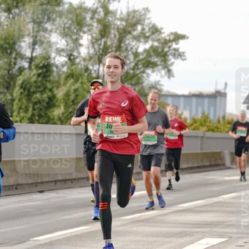03.10.2025 - Köhlbrandbrückenlauf Michael Burmester http://msf.ph/oto/9160946 03.10.2025 15:56:44 Position 3 9341, 82 meine-sportfotos.de