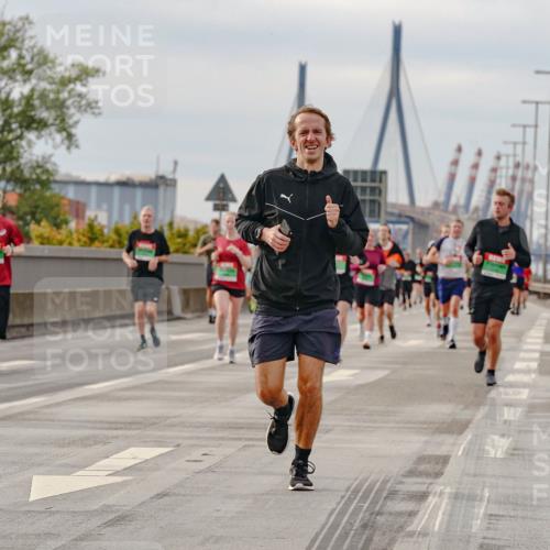 03.10.2025 - Köhlbrandbrückenlauf Michael Burmester http://msf.ph/oto/9160952 03.10.2025 15:56:46 Position 3 7515 meine-sportfotos.de