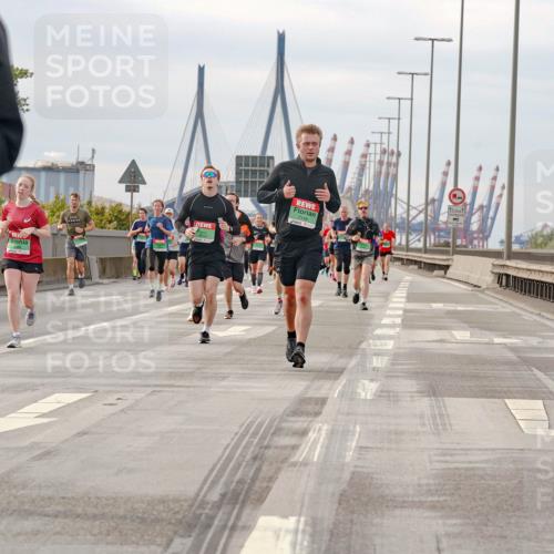 03.10.2025 - Köhlbrandbrückenlauf Michael Burmester http://msf.ph/oto/9160962 03.10.2025 15:56:49 Position 3 7148, 12 meine-sportfotos.de