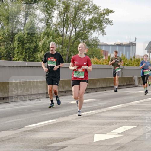 03.10.2025 - Köhlbrandbrückenlauf Michael Burmester http://msf.ph/oto/9160966 03.10.2025 15:56:51 Position 3 7330, 9068, 9710 meine-sportfotos.de