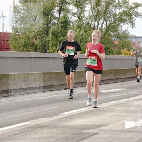 03.10.2025 - Köhlbrandbrückenlauf Michael Burmester http://msf.ph/oto/9160970 03.10.2025 15:56:52 Position 3 067, 7330, 9068 meine-sportfotos.de