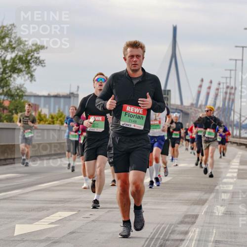 03.10.2025 - Köhlbrandbrückenlauf Michael Burmester http://msf.ph/oto/9160971 03.10.2025 15:56:53 Position 3 7148, 9710 meine-sportfotos.de