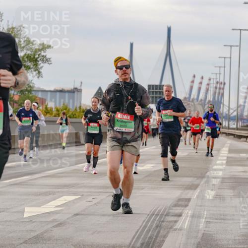 03.10.2025 - Köhlbrandbrückenlauf Michael Burmester http://msf.ph/oto/9160992 03.10.2025 15:57:01 Position 3 9470, 9169 meine-sportfotos.de