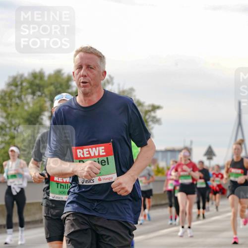 03.10.2025 - Köhlbrandbrückenlauf Michael Burmester http://msf.ph/oto/9161010 03.10.2025 15:57:08 Position 3 9061 meine-sportfotos.de