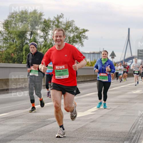 03.10.2025 - Köhlbrandbrückenlauf Michael Burmester http://msf.ph/oto/9161040 03.10.2025 15:57:17 Position 3 9509, 7559, 9382 meine-sportfotos.de