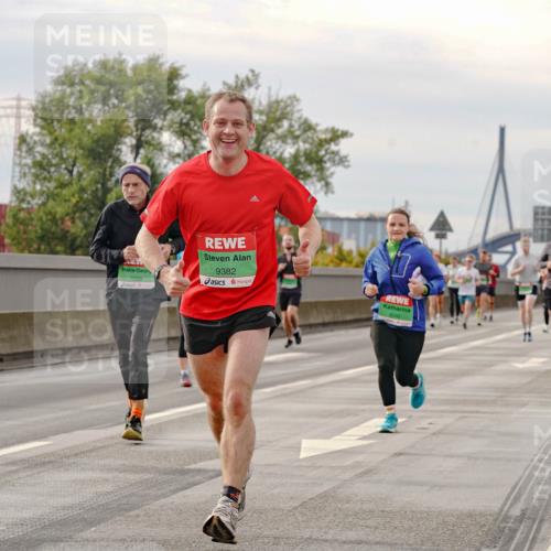 03.10.2025 - Köhlbrandbrückenlauf Michael Burmester http://msf.ph/oto/9161042 03.10.2025 15:57:17 Position 3 9509, 7559, 9382 meine-sportfotos.de