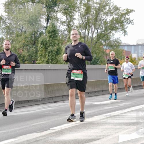 03.10.2025 - Köhlbrandbrückenlauf Michael Burmester http://msf.ph/oto/9161053 03.10.2025 15:57:23 Position 3 8569, 7303, 9420 meine-sportfotos.de