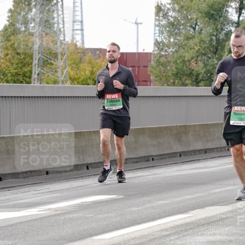 03.10.2025 - Köhlbrandbrückenlauf Michael Burmester http://msf.ph/oto/9161058 03.10.2025 15:57:24 Position 3 8569, 7303 meine-sportfotos.de