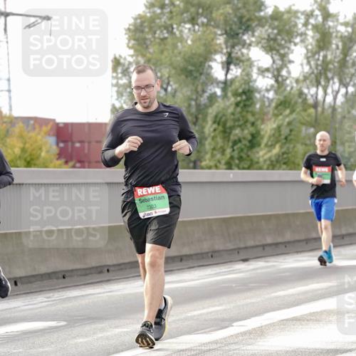 03.10.2025 - Köhlbrandbrückenlauf Michael Burmester http://msf.ph/oto/9161060 03.10.2025 15:57:25 Position 3 8569, 7303, 9420 meine-sportfotos.de