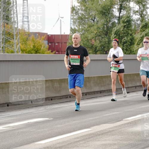 03.10.2025 - Köhlbrandbrückenlauf Michael Burmester http://msf.ph/oto/9161067 03.10.2025 15:57:29 Position 3 8220, 8110, 7469 meine-sportfotos.de