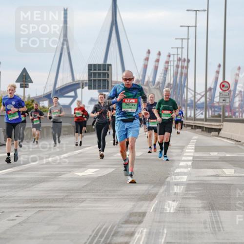 03.10.2025 - Köhlbrandbrückenlauf Michael Burmester http://msf.ph/oto/9161081 03.10.2025 15:57:35 Position 3 7397, 12, 5 meine-sportfotos.de