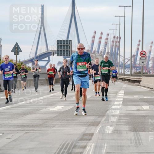 03.10.2025 - Köhlbrandbrückenlauf Michael Burmester http://msf.ph/oto/9161083 03.10.2025 15:57:35 Position 3 7397, 12, 5 meine-sportfotos.de