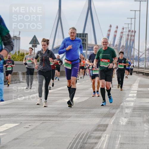 03.10.2025 - Köhlbrandbrückenlauf Michael Burmester http://msf.ph/oto/9161092 03.10.2025 15:57:41 Position 3 7397 meine-sportfotos.de