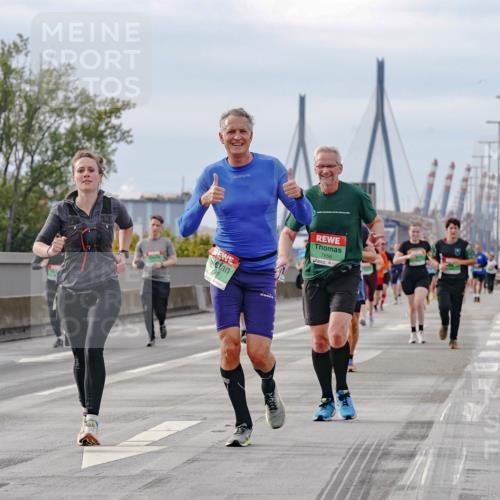 03.10.2025 - Köhlbrandbrückenlauf Michael Burmester http://msf.ph/oto/9161101 03.10.2025 15:57:45 Position 3 7656 meine-sportfotos.de