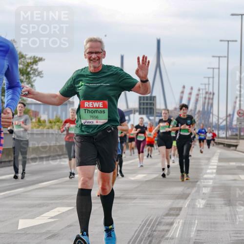 03.10.2025 - Köhlbrandbrückenlauf Michael Burmester http://msf.ph/oto/9161107 03.10.2025 15:57:47 Position 3 7656 meine-sportfotos.de