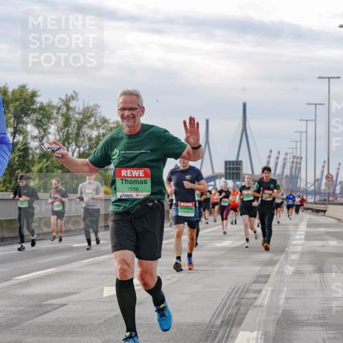 03.10.2025 - Köhlbrandbrückenlauf Michael Burmester http://msf.ph/oto/9161108 03.10.2025 15:57:48 Position 3 7656 meine-sportfotos.de