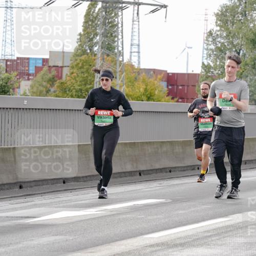 03.10.2025 - Köhlbrandbrückenlauf Michael Burmester http://msf.ph/oto/9161117 03.10.2025 15:57:52 Position 3 7481, 7655, 7551 meine-sportfotos.de