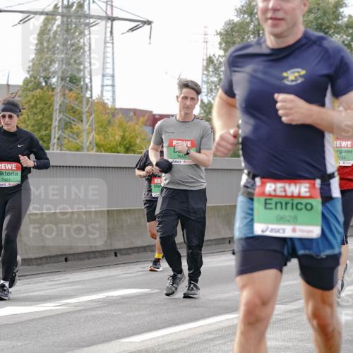 03.10.2025 - Köhlbrandbrückenlauf Michael Burmester http://msf.ph/oto/9161120 03.10.2025 15:57:53 Position 3 7481, 7655, 9628, 3144 meine-sportfotos.de