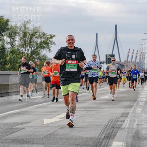 03.10.2025 - Köhlbrandbrückenlauf Michael Burmester http://msf.ph/oto/9161139 03.10.2025 15:58:02 Position 3 7161, 8096 meine-sportfotos.de