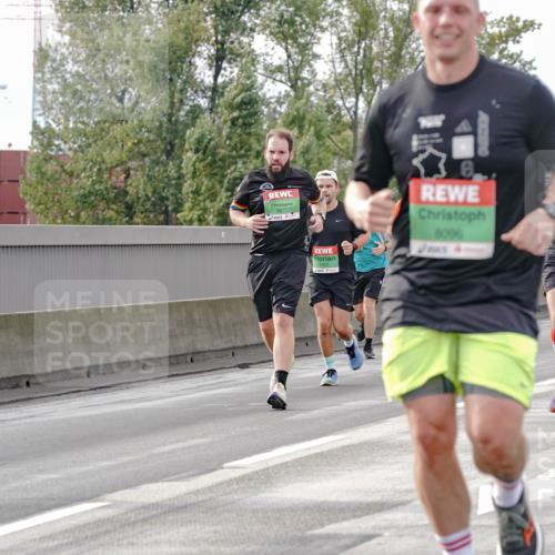 03.10.2025 - Köhlbrandbrückenlauf Michael Burmester http://msf.ph/oto/9161142 03.10.2025 15:58:03 Position 3 7468, 7757, 8096, 8938 meine-sportfotos.de