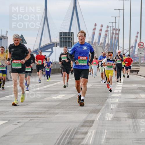 03.10.2025 - Köhlbrandbrückenlauf Michael Burmester http://msf.ph/oto/9161157 03.10.2025 15:58:11 Position 3 7476, 12, 5 meine-sportfotos.de