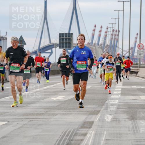03.10.2025 - Köhlbrandbrückenlauf Michael Burmester http://msf.ph/oto/9161158 03.10.2025 15:58:11 Position 3 8901, 7476, 12 meine-sportfotos.de