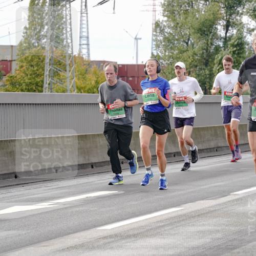03.10.2025 - Köhlbrandbrückenlauf Michael Burmester http://msf.ph/oto/9161171 03.10.2025 15:58:15 Position 3 7230, 7208, 8901 meine-sportfotos.de