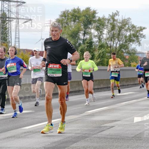 03.10.2025 - Köhlbrandbrückenlauf Michael Burmester http://msf.ph/oto/9161175 03.10.2025 15:58:16 Position 3 7230, 8901, 7476 meine-sportfotos.de