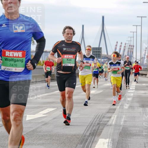 03.10.2025 - Köhlbrandbrückenlauf Michael Burmester http://msf.ph/oto/9161181 03.10.2025 15:58:18 Position 3 7476, 2010, 7435 meine-sportfotos.de