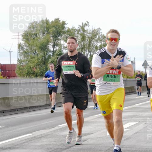 03.10.2025 - Köhlbrandbrückenlauf Michael Burmester http://msf.ph/oto/9161191 03.10.2025 15:58:22 Position 3 9300, 7762, 7153, 7154 meine-sportfotos.de