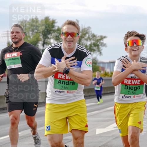 03.10.2025 - Köhlbrandbrückenlauf Michael Burmester http://msf.ph/oto/9161195 03.10.2025 15:58:23 Position 3 7762, 7153, 7154 meine-sportfotos.de