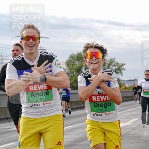 03.10.2025 - Köhlbrandbrückenlauf Michael Burmester http://msf.ph/oto/9161200 03.10.2025 15:58:24 Position 3 7153, 7154 meine-sportfotos.de