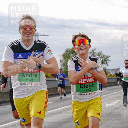 03.10.2025 - Köhlbrandbrückenlauf Michael Burmester http://msf.ph/oto/9161201 03.10.2025 15:58:24 Position 3 7153, 7154 meine-sportfotos.de