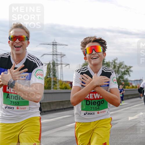 03.10.2025 - Köhlbrandbrückenlauf Michael Burmester http://msf.ph/oto/9161203 03.10.2025 15:58:24 Position 3 7153, 7154 meine-sportfotos.de