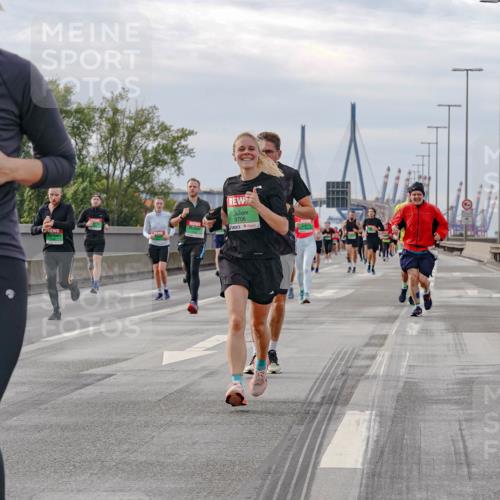 03.10.2025 - Köhlbrandbrückenlauf Michael Burmester http://msf.ph/oto/9161221 03.10.2025 15:58:31 Position 3 7354, 9706 meine-sportfotos.de