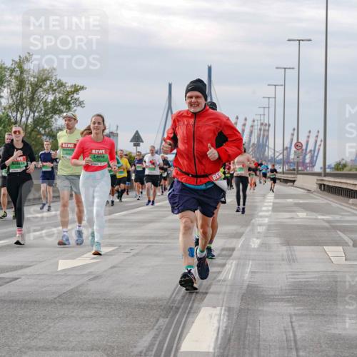03.10.2025 - Köhlbrandbrückenlauf Michael Burmester http://msf.ph/oto/9161234 03.10.2025 15:58:36 Position 3  meine-sportfotos.de