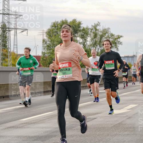 03.10.2025 - Köhlbrandbrückenlauf Michael Burmester http://msf.ph/oto/9161265 03.10.2025 15:58:45 Position 3 7393, 7771, 7624 meine-sportfotos.de