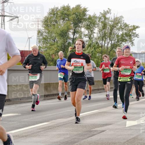 03.10.2025 - Köhlbrandbrückenlauf Michael Burmester http://msf.ph/oto/9161282 03.10.2025 15:58:53 Position 3 8951, 7612, 7854 meine-sportfotos.de