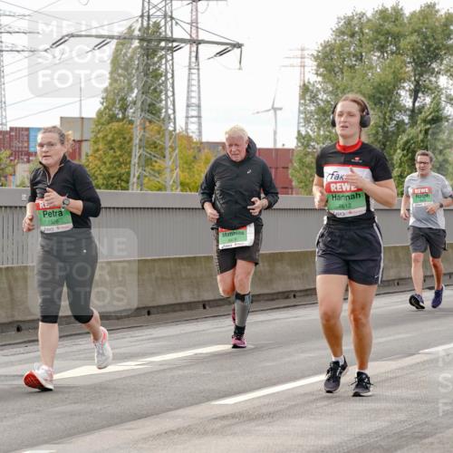 03.10.2025 - Köhlbrandbrückenlauf Michael Burmester http://msf.ph/oto/9161285 03.10.2025 15:58:54 Position 3 8031, 7326, 9418, 7612, 7854 meine-sportfotos.de