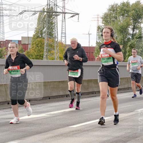 03.10.2025 - Köhlbrandbrückenlauf Michael Burmester http://msf.ph/oto/9161286 03.10.2025 15:58:54 Position 3 8031, 7326, 9418, 7612, 7854 meine-sportfotos.de