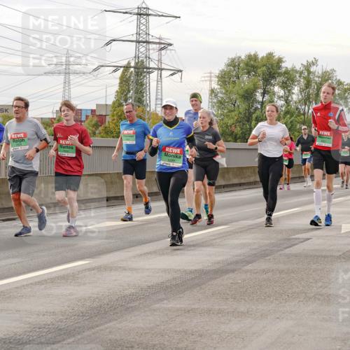 03.10.2025 - Köhlbrandbrückenlauf Michael Burmester http://msf.ph/oto/9161304 03.10.2025 15:58:59 Position 3 43, 24, 7348 meine-sportfotos.de