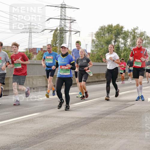 03.10.2025 - Köhlbrandbrückenlauf Michael Burmester http://msf.ph/oto/9161307 03.10.2025 15:58:59 Position 3 1, 9229, 7348 meine-sportfotos.de