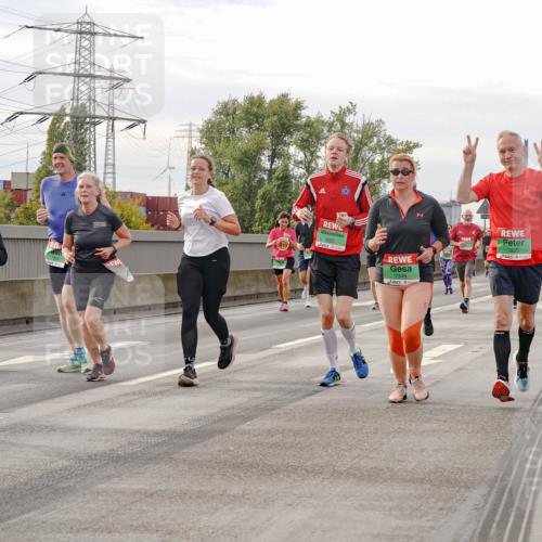 03.10.2025 - Köhlbrandbrückenlauf Michael Burmester http://msf.ph/oto/9161310 03.10.2025 15:59:00 Position 3 0, 9229, 7800, 8921, 7348 meine-sportfotos.de