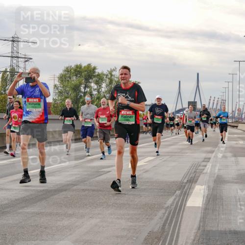 03.10.2025 - Köhlbrandbrückenlauf Michael Burmester http://msf.ph/oto/9161321 03.10.2025 15:59:04 Position 3 7910 meine-sportfotos.de