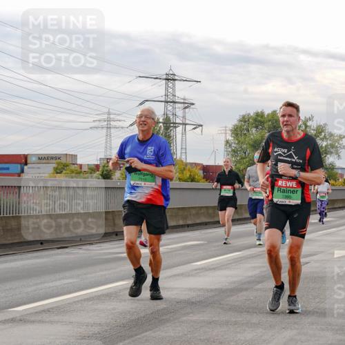 03.10.2025 - Köhlbrandbrückenlauf Michael Burmester http://msf.ph/oto/9161324 03.10.2025 15:59:05 Position 3 7910, 15, 16, 7390 meine-sportfotos.de